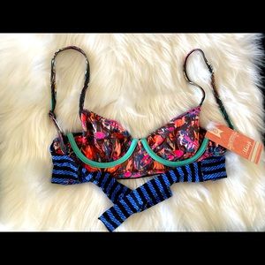 NWT Maaji reversible bikini top